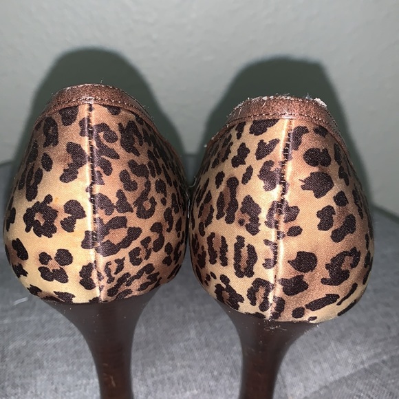 Steve Madden Maggie leopard print peep toe platform heels Sz 7.5 ankle tie - Picture 13 of 17